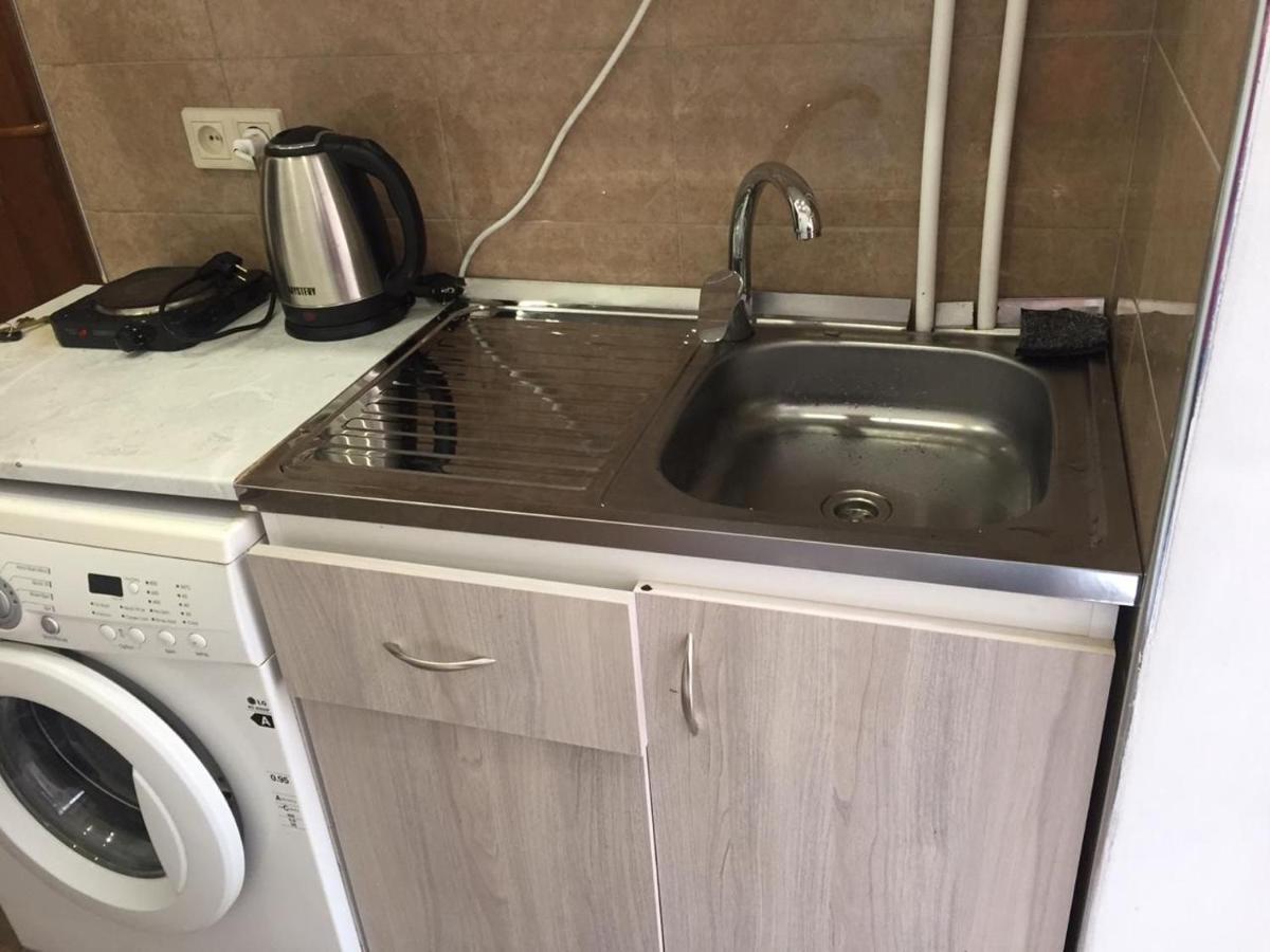 Studio Apartment Near Republic Square エレバン エクステリア 写真