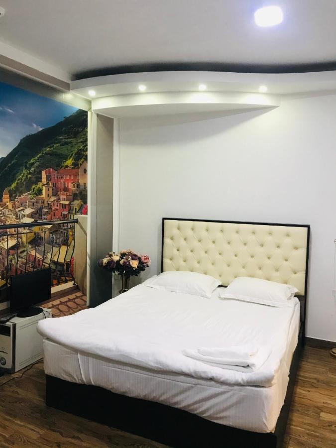 Studio Apartment Near Republic Square エレバン エクステリア 写真